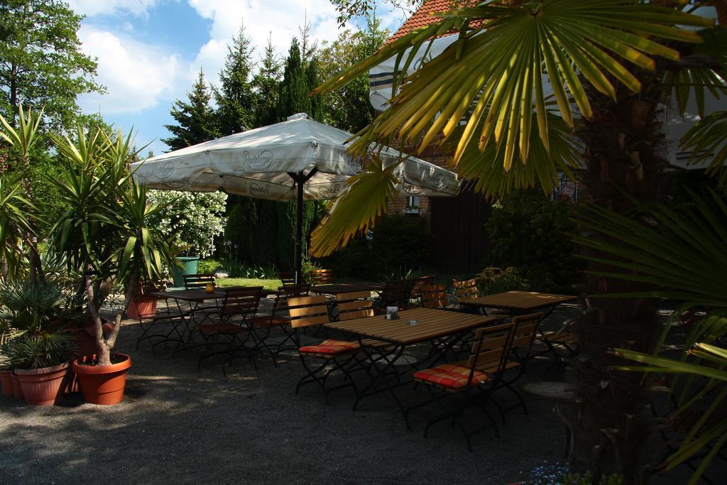 Werners Landgasthaus Hotel Lieskau Exterior photo